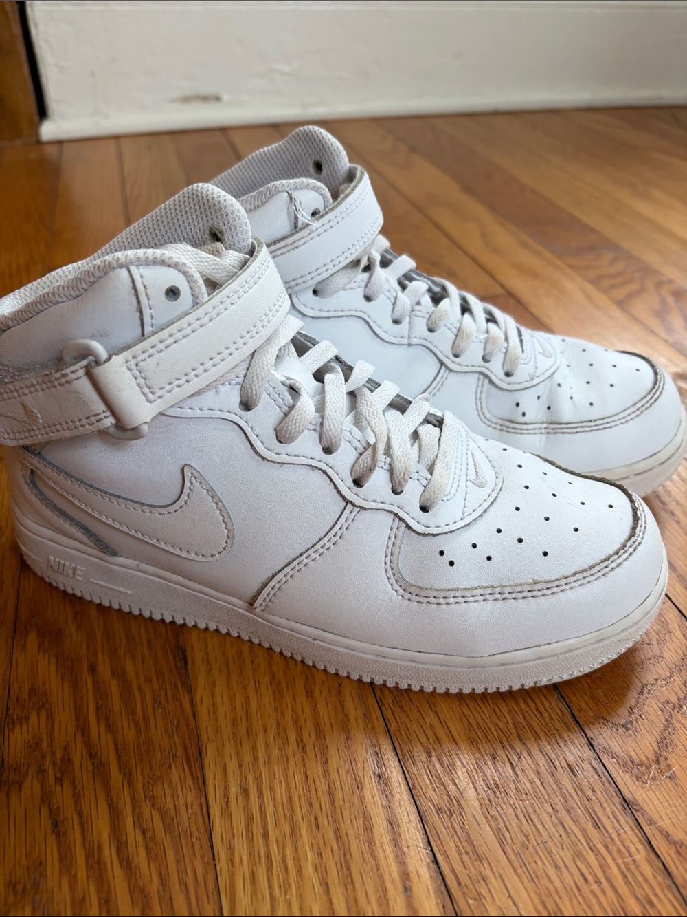 Nike force 1 White High-Top Sneakers with Ankle Strap size 3C